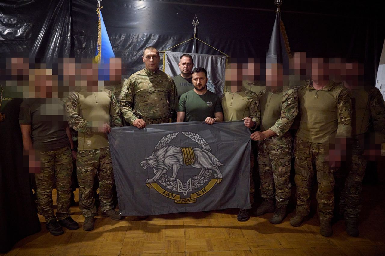 Президент с воинами ССО ВС Украины