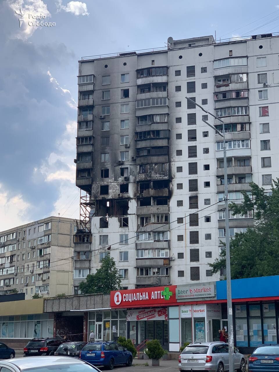 В Киеве начали укреплять стены многоэтажки, где взорвался газ. Фото