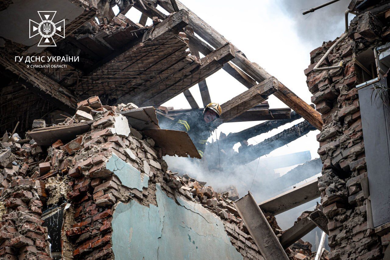 Взрывы Сумы 3 июля 2023 года - дроны попали в жилой дом - фото и последние  новости Сум | OBOZ.UA