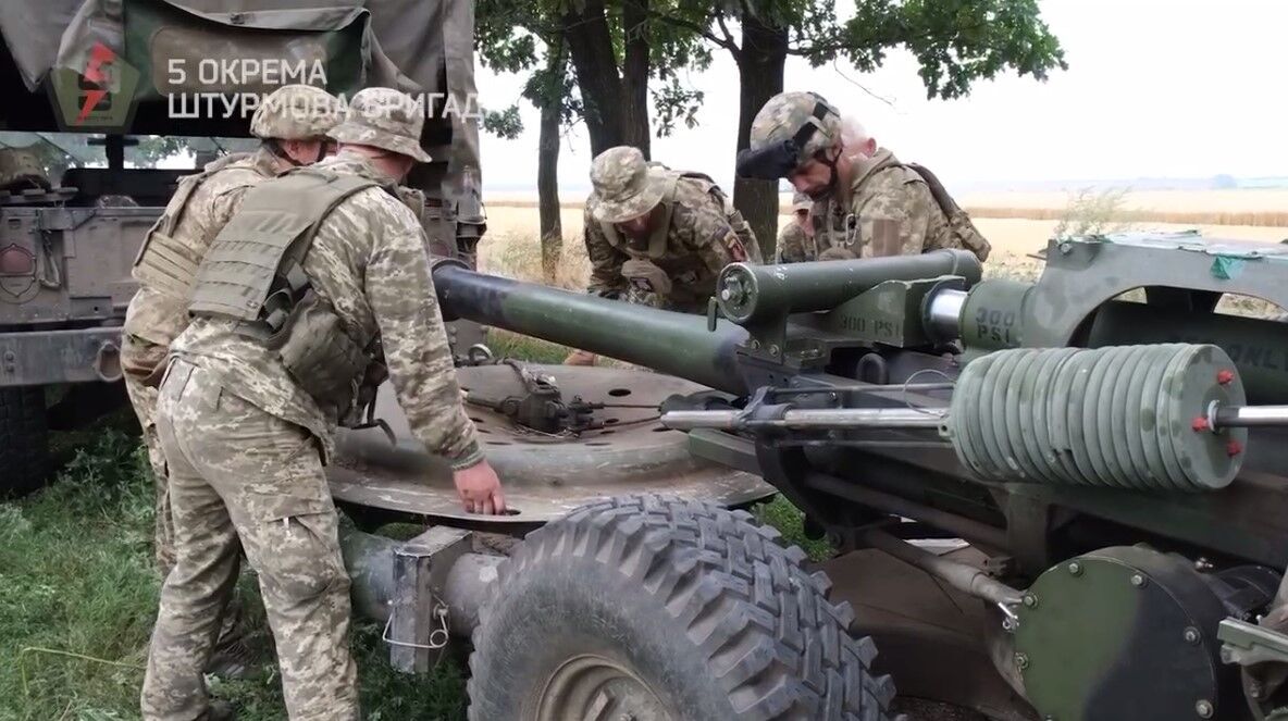 Украинская артиллерия эффективно бьет по оккупантам под Бахмутом из иностранного вооружения: видео