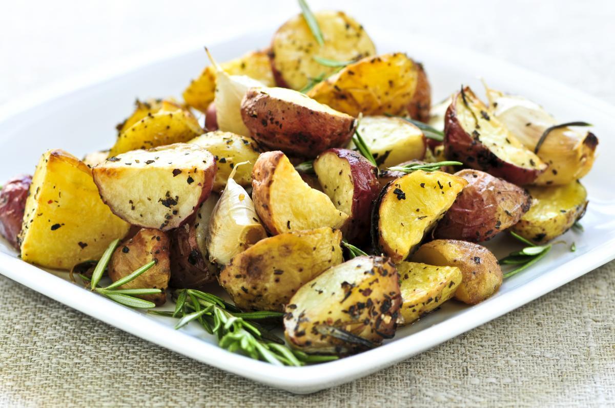 Смажена картопля зі спеціями та овочами
