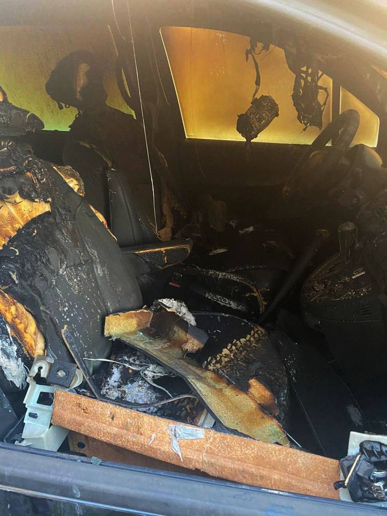 У Києві двоє рецидивістів через борги підпалили автомобіль знайомого. Фото