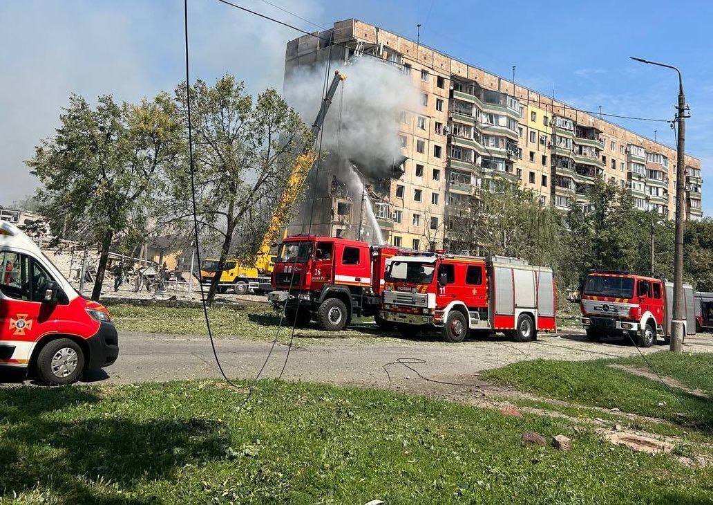 "Спочатку струснуло, потім я почув вибух": чоловік, який дивом вижив під час удару РФ по Кривому Розі, розповів про момент атаки. Відео