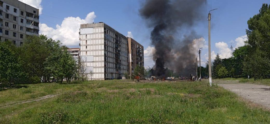 Оккупанты ударили по Первомайскому на Харьковщине, пострадали более 38 человек: из них 12 – дети. Фото