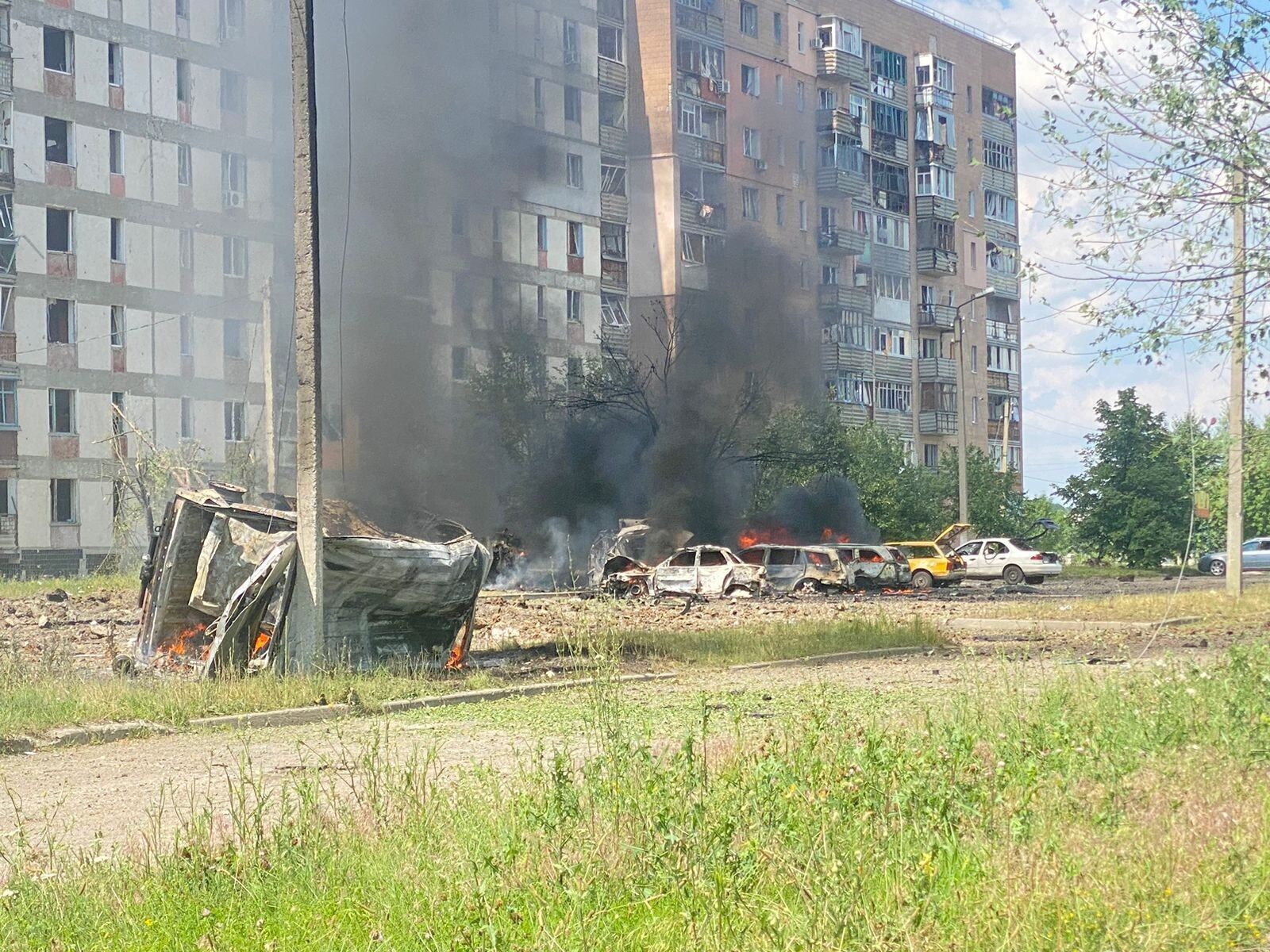 Оккупанты ударили по Первомайскому на Харьковщине, пострадали более 38 человек: из них 12 – дети. Фото