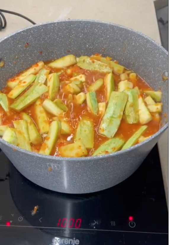 Кабачки у соусі
