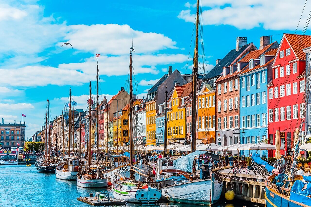 Низькі ціни і менше натовпу: туристам назвали найкращий час для відвідування Копенгагена за чудової погоди