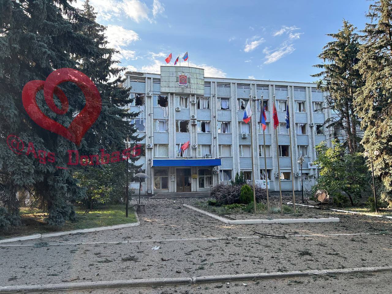 В оккупированной Волновахе устроили "бавовну" в здании "администрации". Фото
