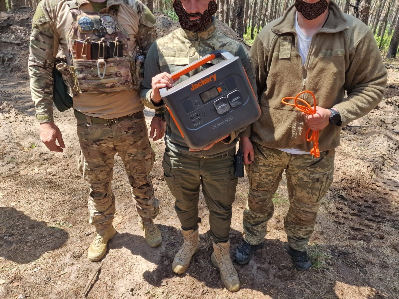 Спецпризначенці бригади ім. Богуна отримали зарядні станції та ноу-хау від Фонду "Мир і Ко"