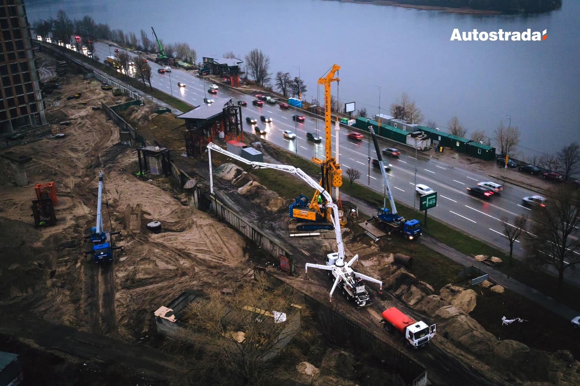 Попри війну, роботи виконували цілодобово: у Києві відкрили рух на лівобережній розв’язці Дарницького мосту. Фото