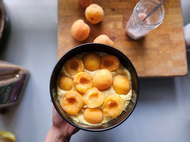 Літні рецепти: пиріг з абрикосами