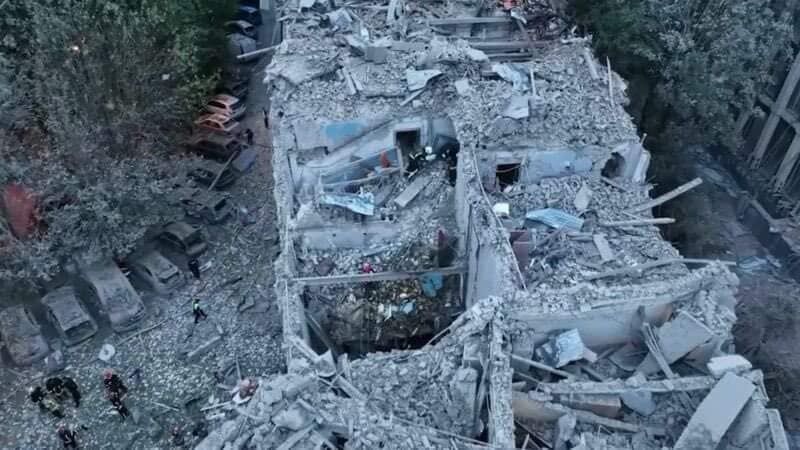 Готувалася до весілля: РФ вбила ракетним ударом по Львову 32-річну дівчину та її маму