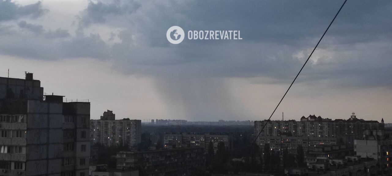 Ефектне видовище: Київ накрила гроза з громом та блискавицями. Фото і відео