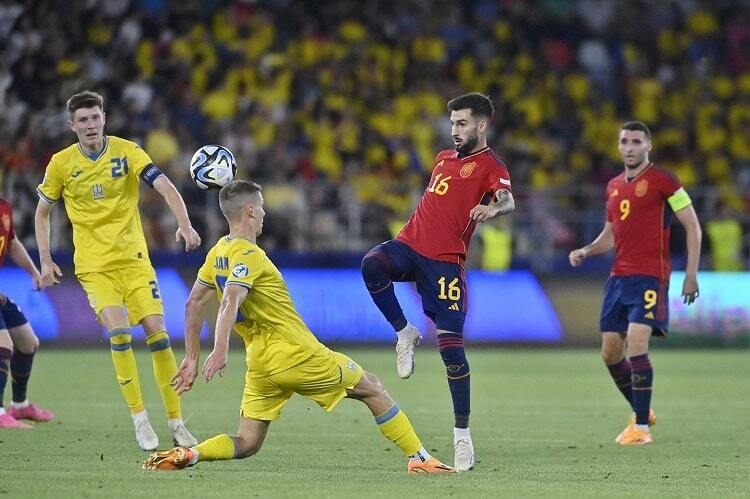 "Нас закрыли в каком-то ангаре": Ротань выразил возмущение после 1:5 от Испании в полуфинале Евро-2023