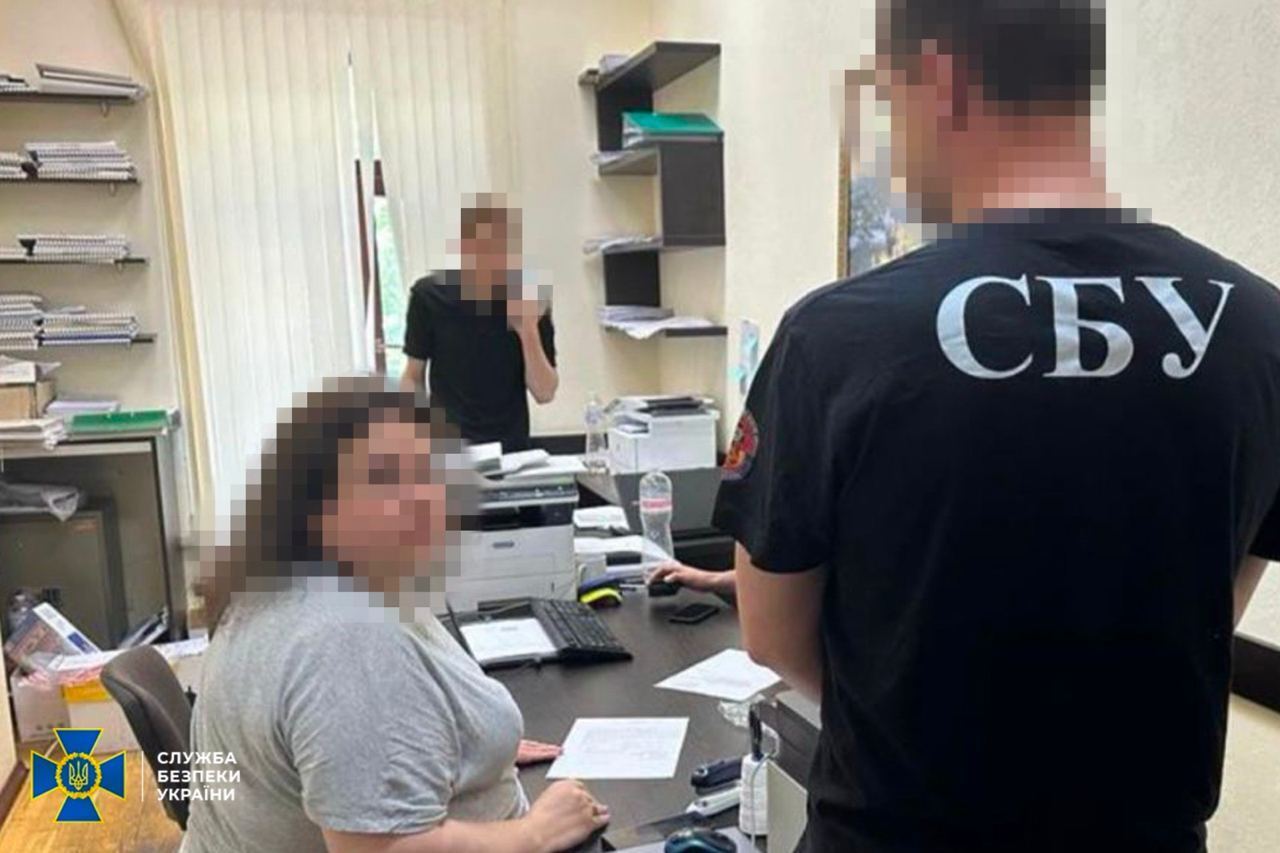 СБУ викрила депутата Одеської облради та його дружину: вкрали понад 24 млн грн бюджетних коштів. Фото
