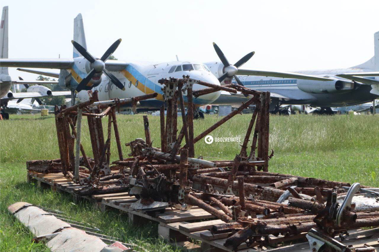 В Киеве показали найденные обломки британских истребителей Hurricane. Фото и видео
