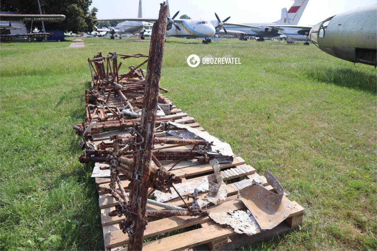 В Киеве показали найденные обломки британских истребителей Hurricane. Фото и видео