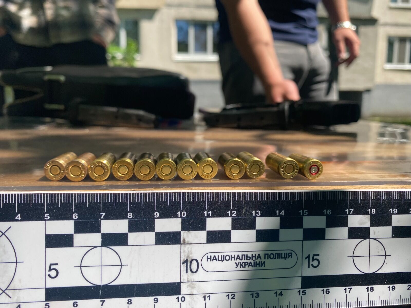 У Києві чоловік під час конфлікту відкрив стрілянину на вулиці. Фото