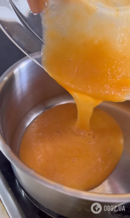 Хрустящие сезонные трубочки с персиковым кремом: как приготовить простой десерт к чаю