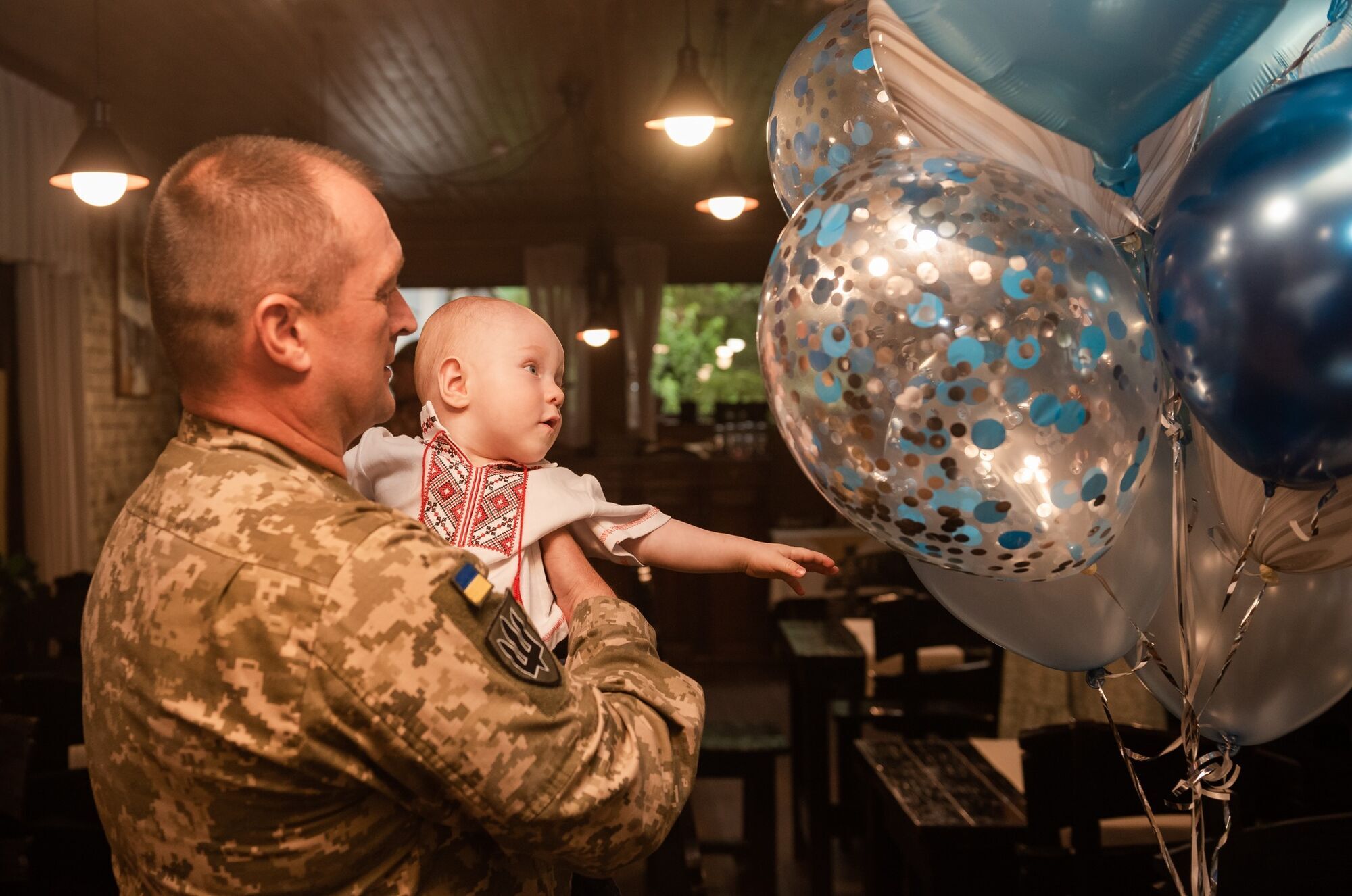 Торік у сім'ї офіцерів народилася трійня: командування Об'єднаних сил ЗСУ привітало іменинників
