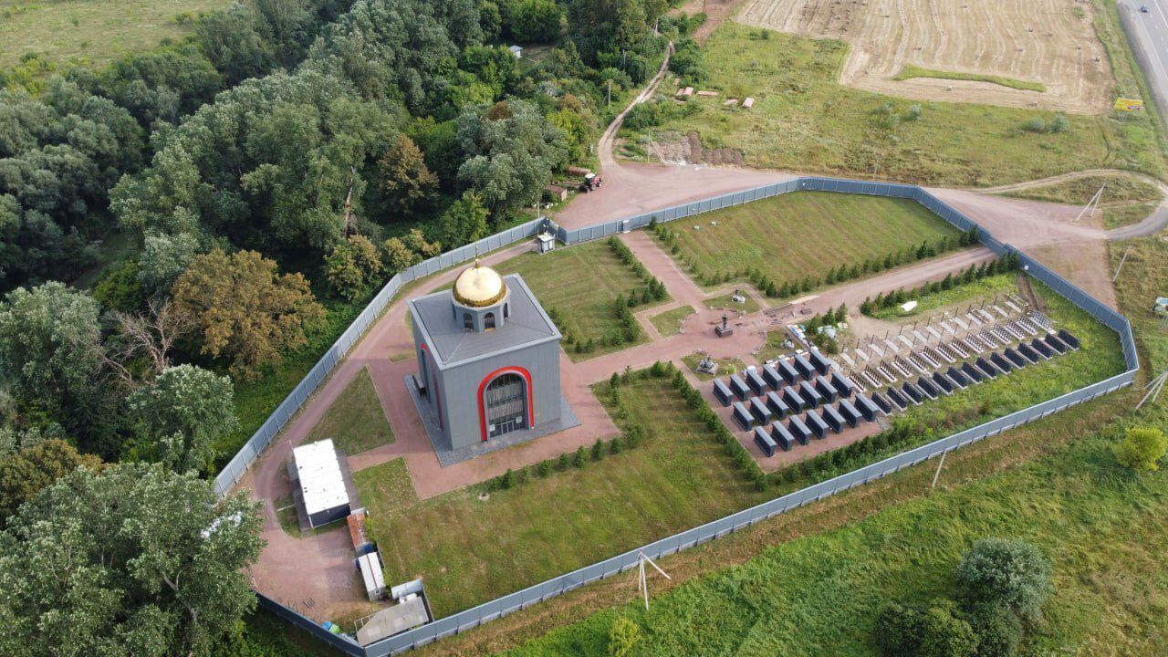 Сотні могил за сім місяців: у мережі опублікували супутникові фото кладовища "вагнерівців" у Росії