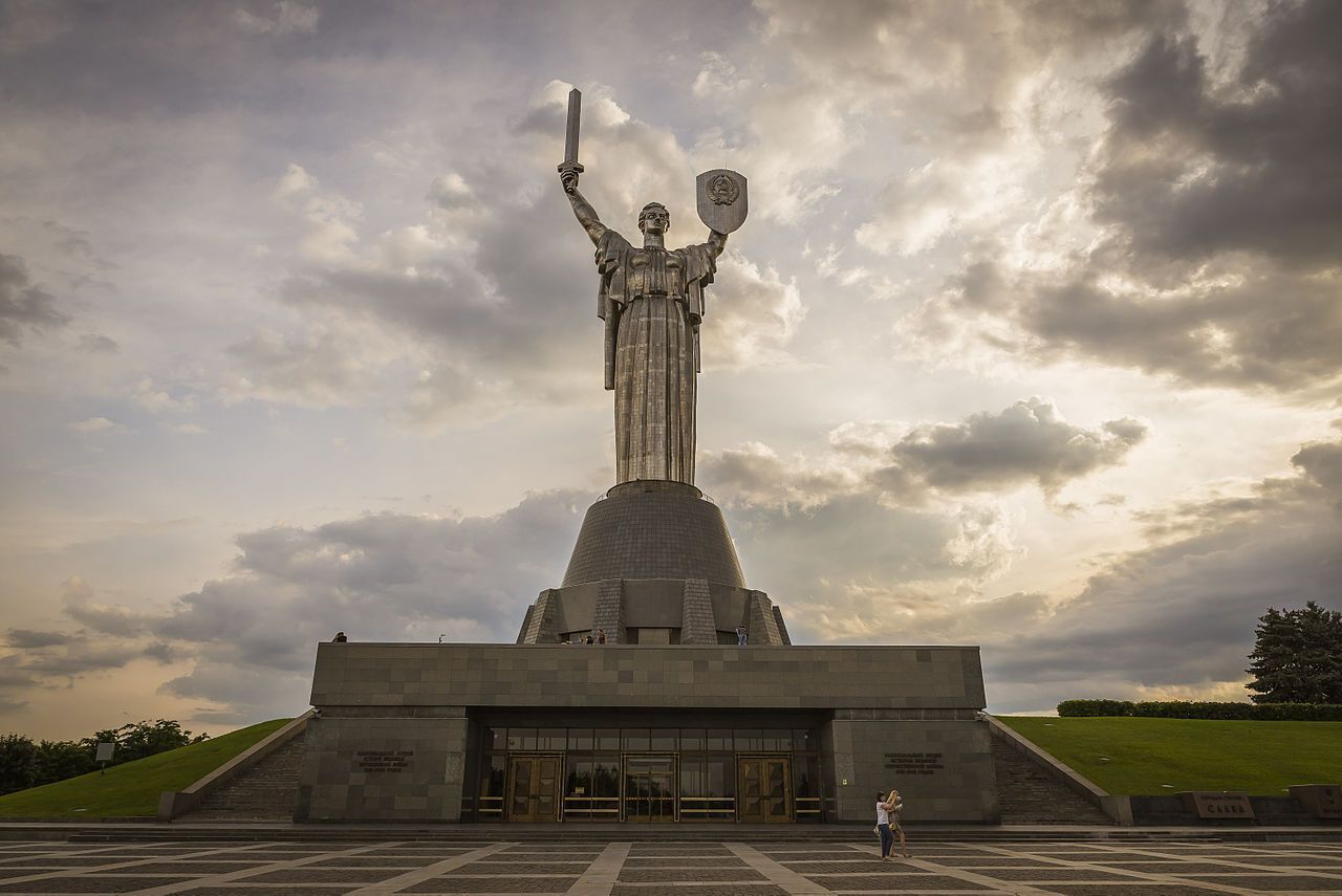 У Держдумі Росії запропонували завдати удару по монументу "Батьківщина-мати" в Києві і назвали головну мету