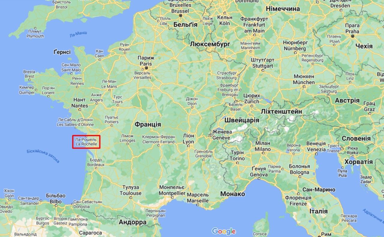 В порту во Франции вспыхнул мощный пожар: горят элеваторы с зерном. Видео