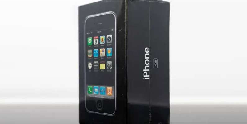 Першу нерозпаковану модель iPhone на 4 ГБ продали за 190 372 долара