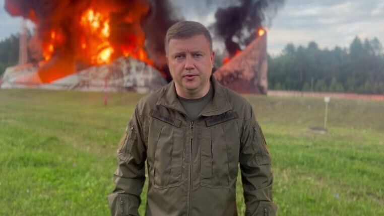 Россия ночью массированно атаковала дронами Ривненщину: разрушена нефтебаза, пожар удалось локализовать. Видео