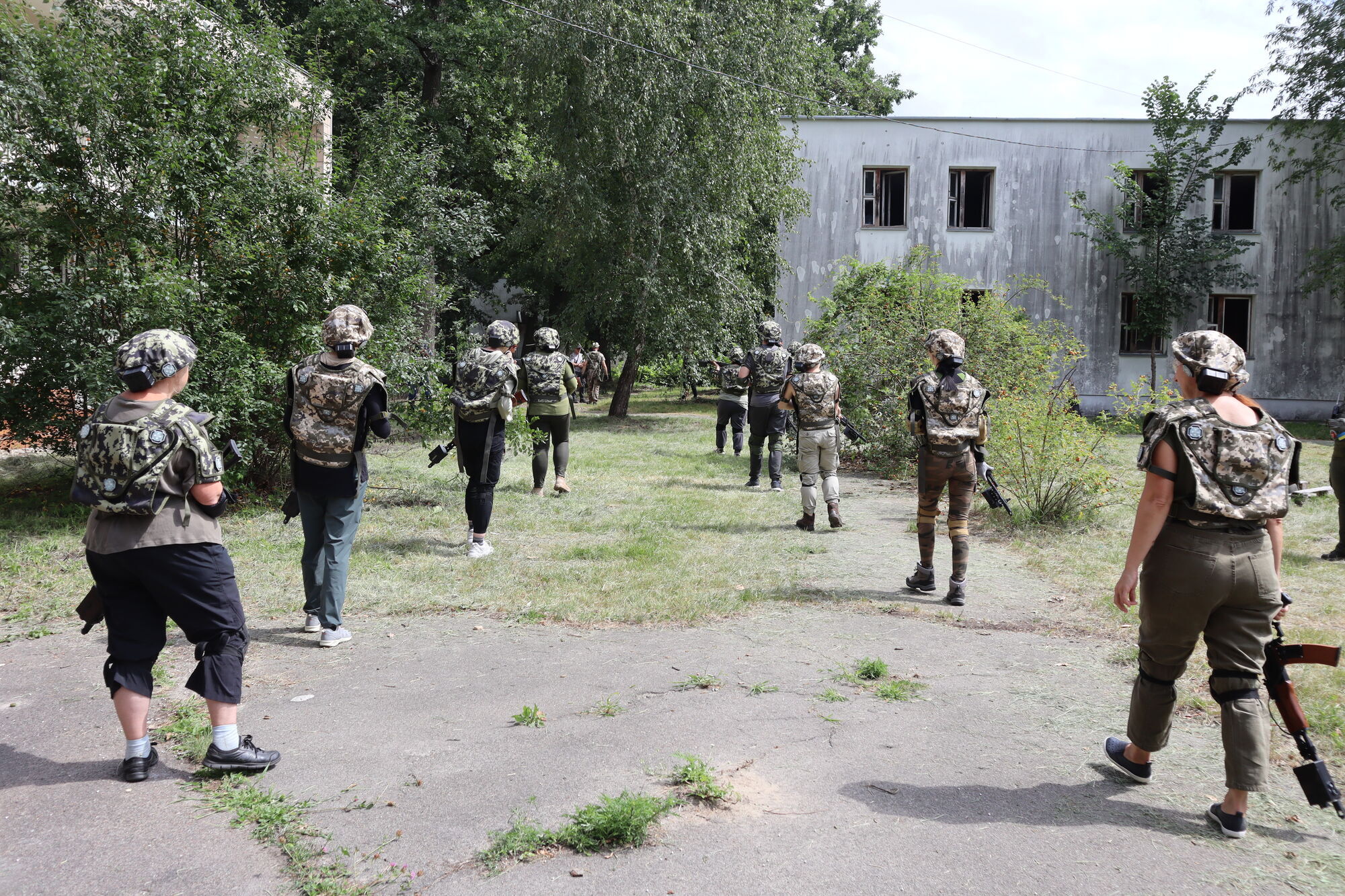 Імітація боїв у місті: як у Києві добровольці проходять курси Національного спротиву