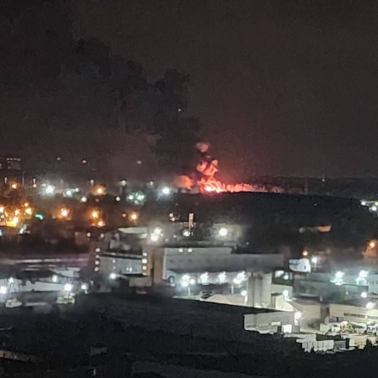 Підмосков'я знову палає: в Одинцово розгорілася пожежа, яку видно за кілометри. Фото і відео