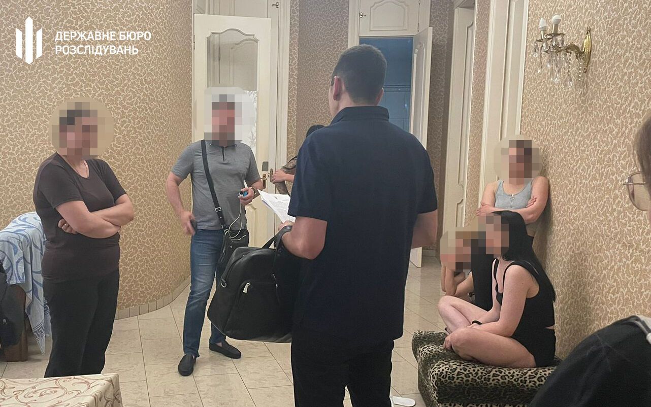 В Одесі викрили мережу закладів розпусти, яку організував співробітник поліції. Фото