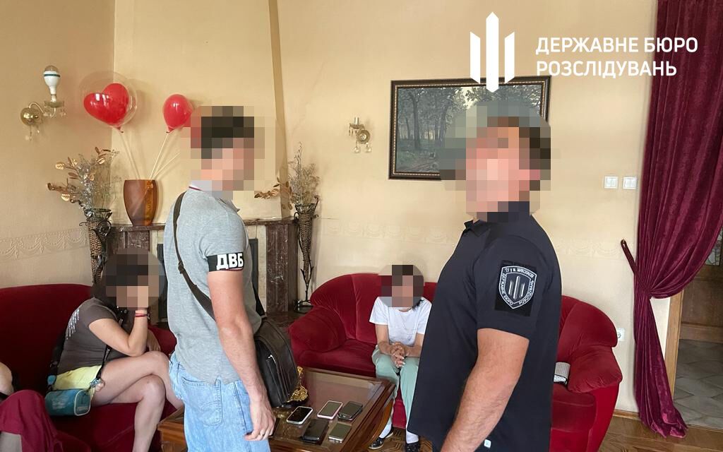 В Одессе разоблачили сеть заведений разврата, которую организовал сотрудник полиции. Фото