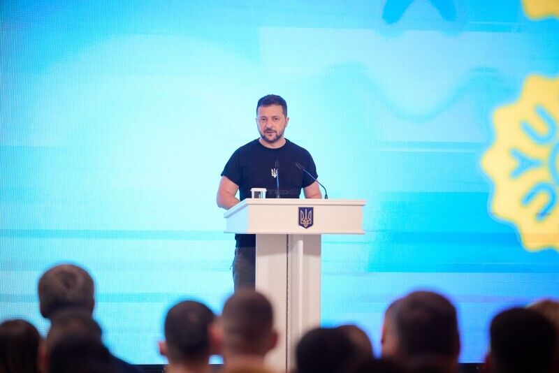 "Важливі зусилля кожного": Зеленський узяв участь у Всеукраїнському молодіжному форумі. Фото і відео