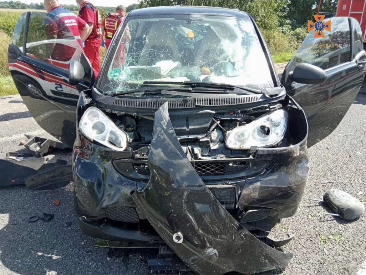 Авто разорвало на куски: в Черкасской области три автомобиля устроили смертельное ДТП. Фото