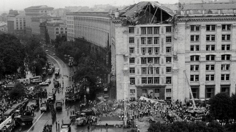 Обвалення частини будівлі Головпоштамту в Києві: історія і фото трагедії 1989 року