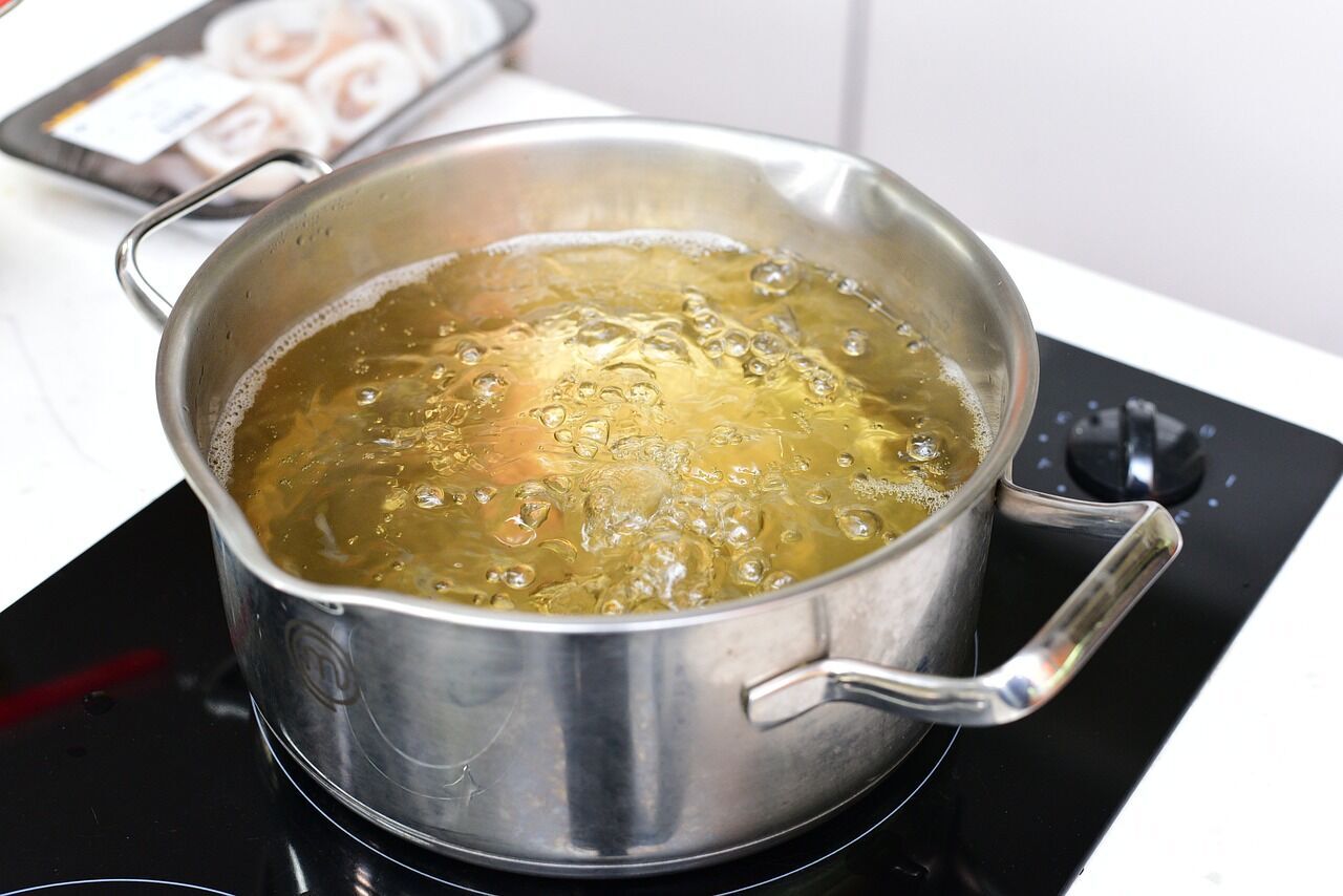 Коли правильно додавати мʼясо в суп, щоб страва вийшла смачною: ділимось порадами 
