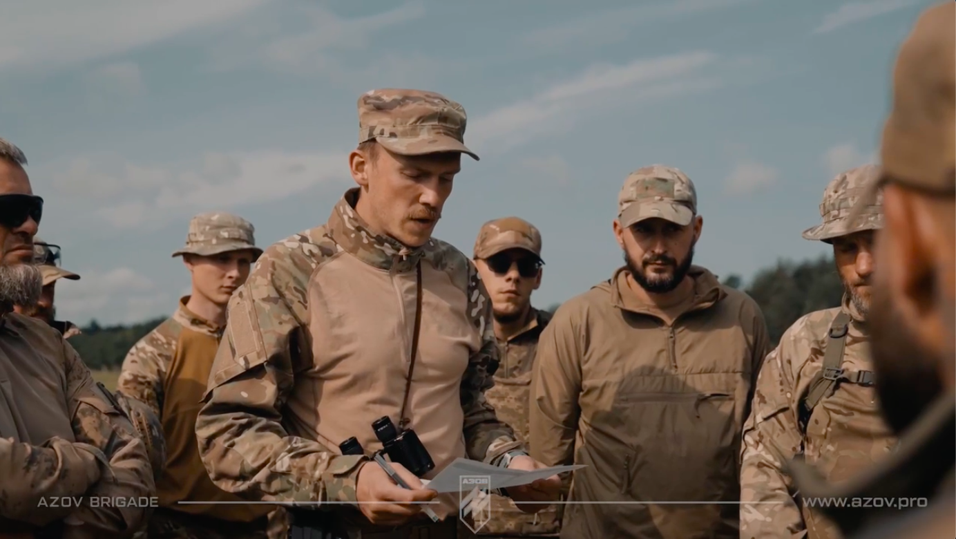 Легендарний "Редіс" у строю: бійці бригади "Азов" провели ротні тактичні навчання. Відео
