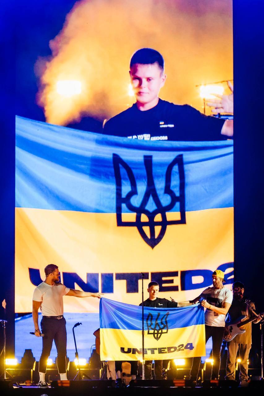 "Потеряли, но не проиграли": Imagine Dragons и 14-летний украинец выступили в Польше, держа руку на сердце