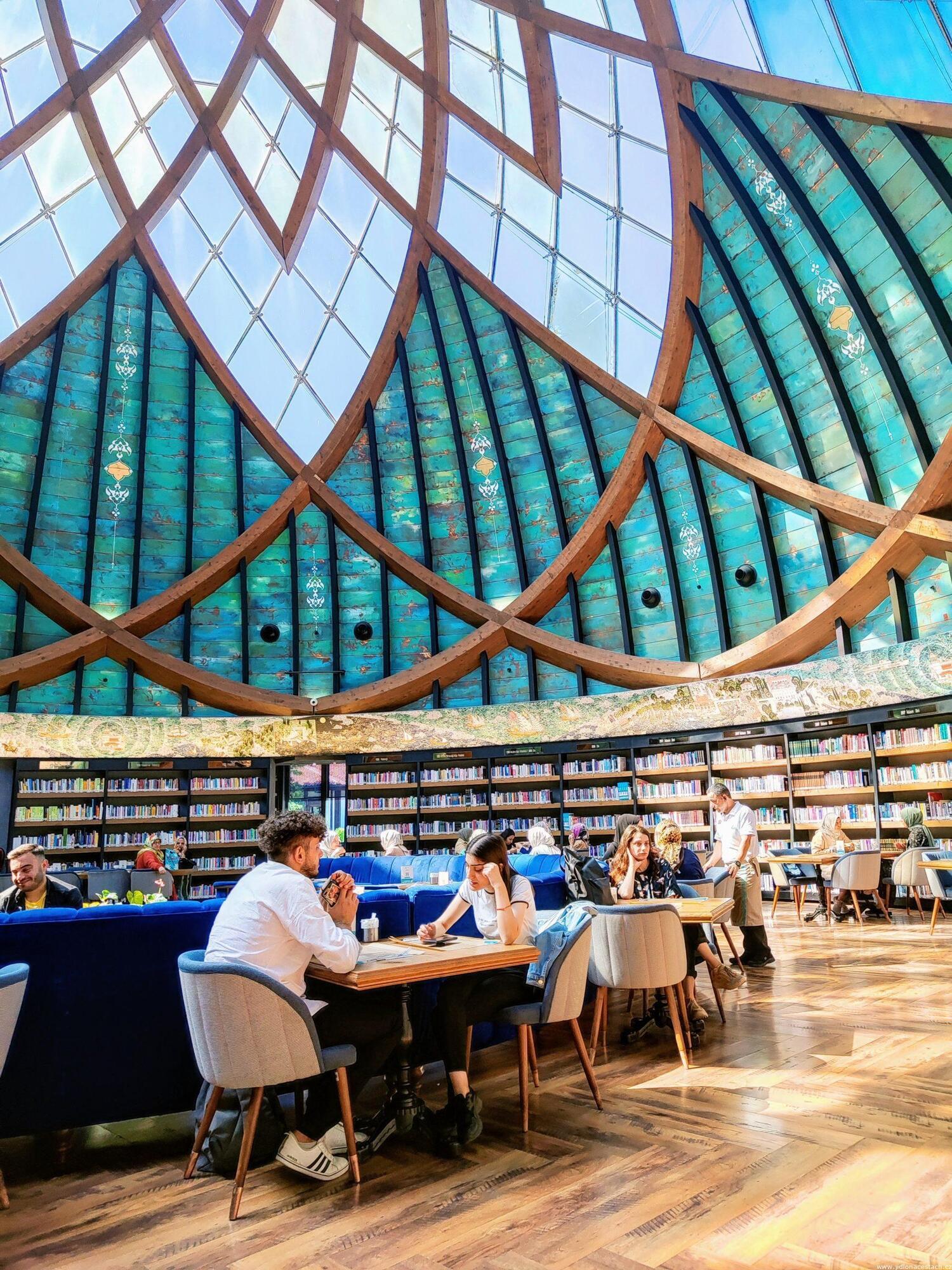 Бібліотека Невмекян Сахіл – місце для ідеальних фото