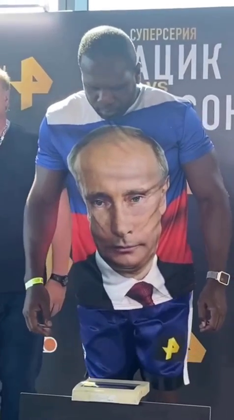 "Легкая победа": знаменитый американский супертяж, взявший фамилию Путина, предрек Усику фиаско в бою с Фьюри