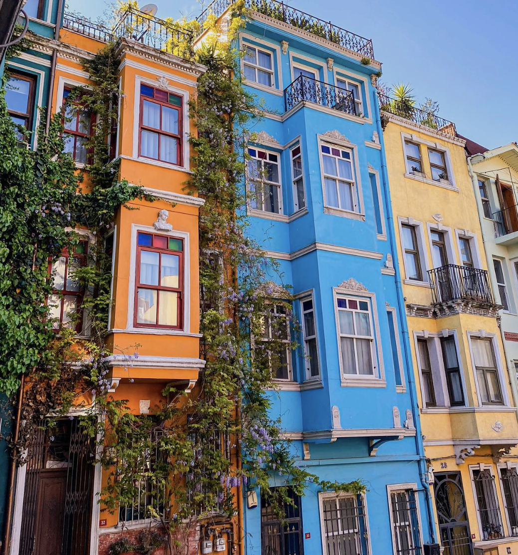 Єврейська вулиця має різнокольорові будиночки
