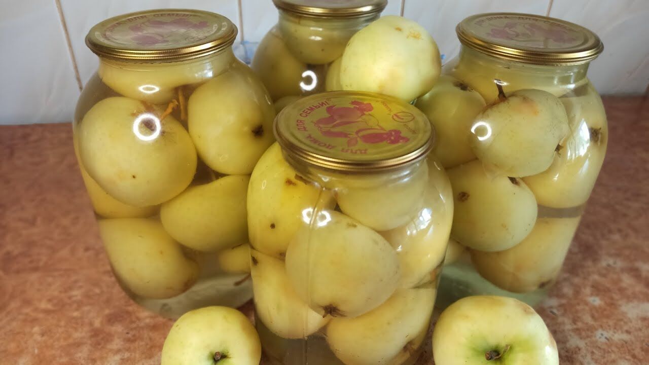 Рецепт яблучного компоту з яблук ''Паперівка''