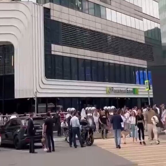 У "Москва-Сіті" влаштували термінову евакуацію через "новий приліт БПЛА": що відомо. Відео