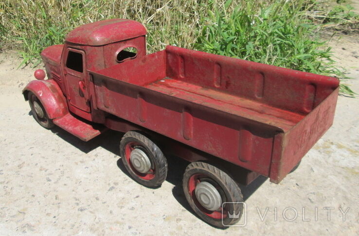 Іграшковий вантажний автомобіль "Запорожець" продають за великі гроші
