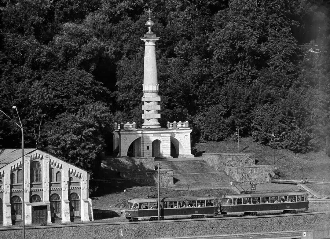 Дорога на Подол, соединившая два берега Киева: история и уникальные фото Набережного шоссе