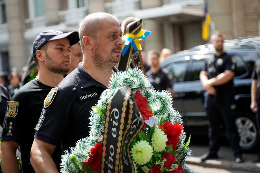 Колеги попрощалися з копом, якого вбив російський обстріл у Херсоні