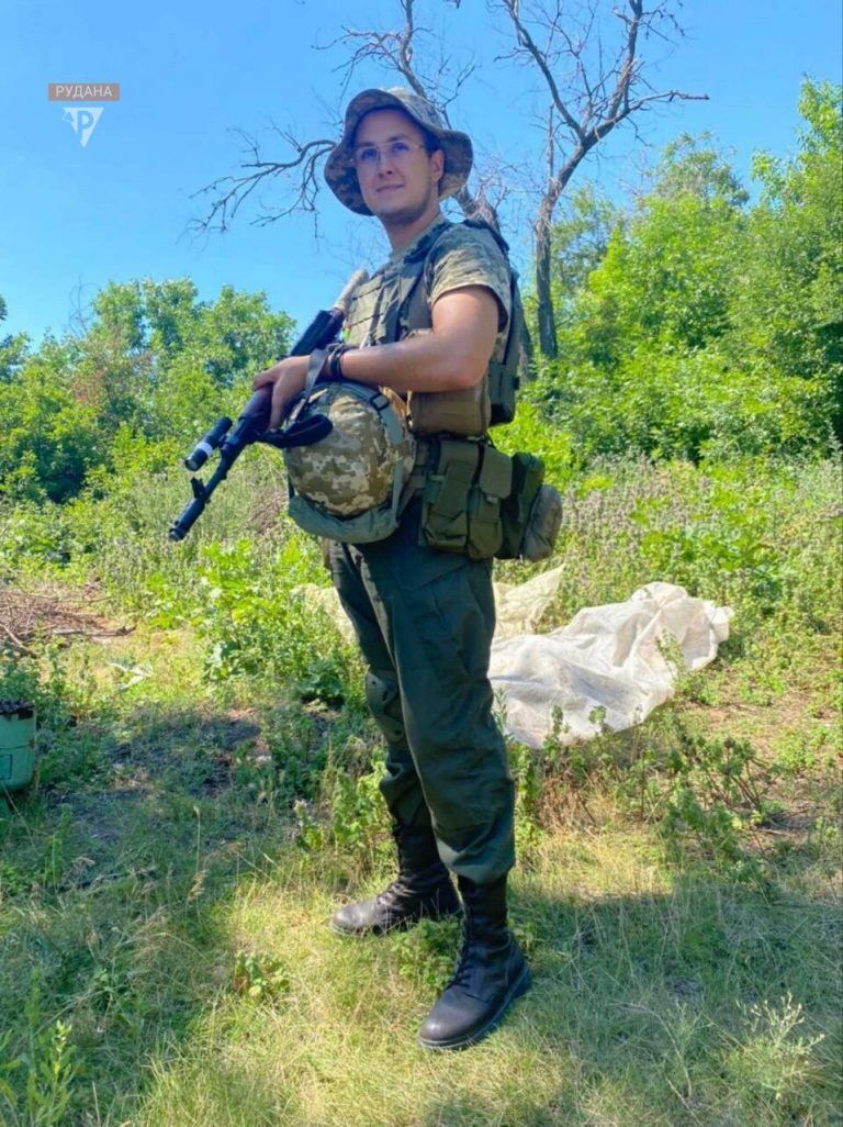 Чоловік повернувся до України з-за кордону, щоб стати на захист країни