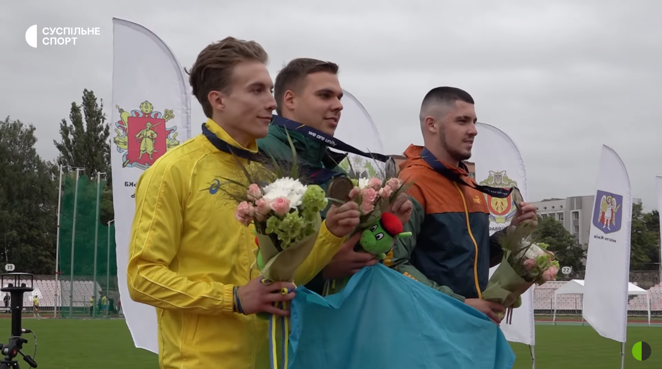 Реакция легкоатлета-чемпиона на гимн Украины стала вирусной в сети. Видео