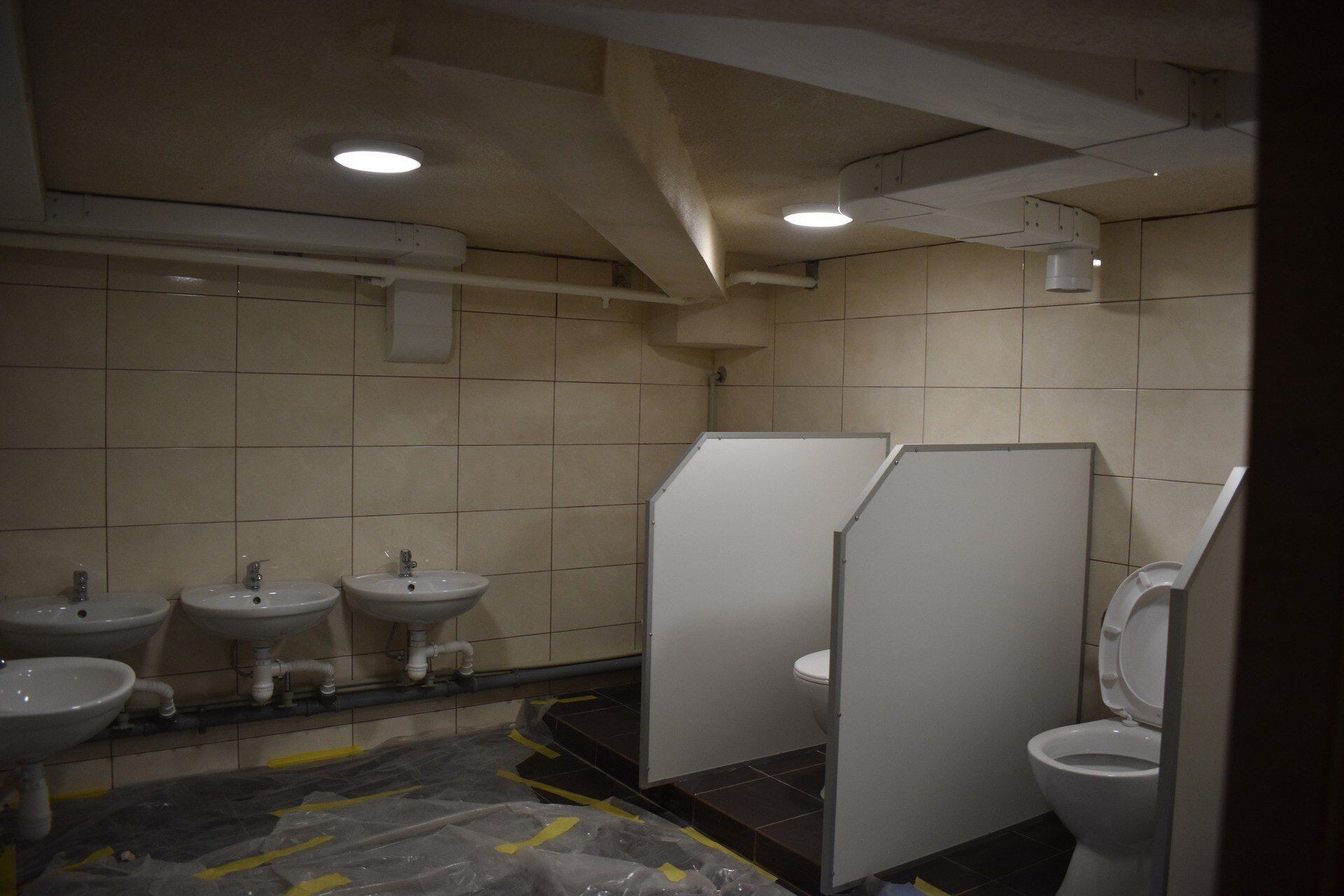 На Київщині виник скандал через туалет в укритті дитячого садка. Фото